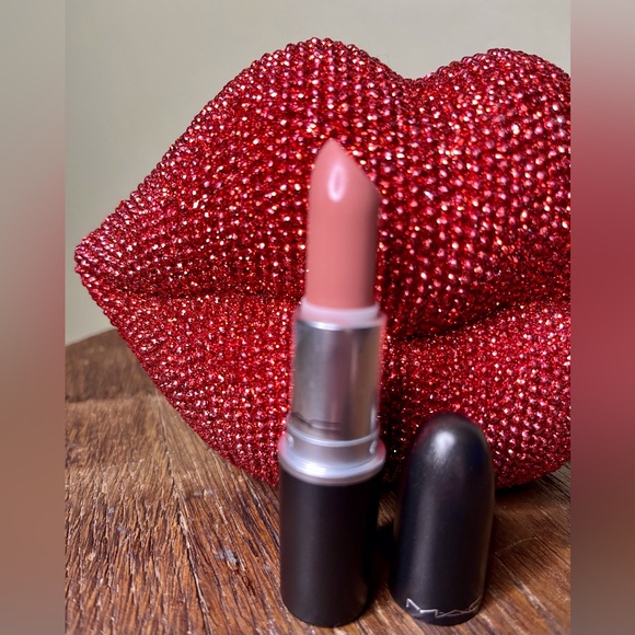MAC lipstick Patisserie Lustre